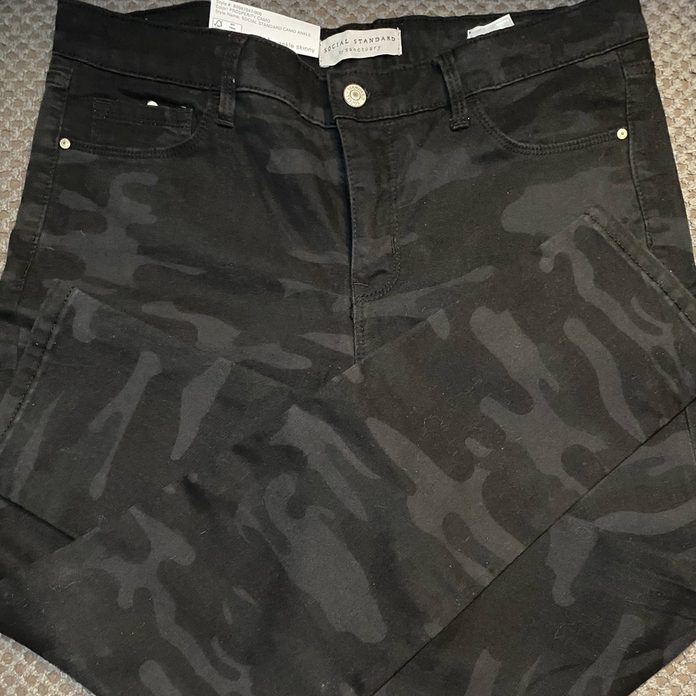 Social Standard by Sanctuary Black Camo jeans - Size 10 Womens